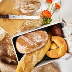 Stigby 2-in-1 Brotkasten Mit Schneidebrett Metallblech Bambus -Küchenbedarf Geschäft 10038121 yy 0005 logo